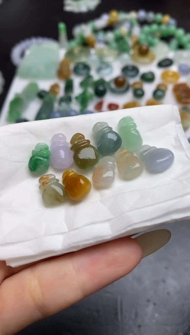 定制翡翠未镶嵌翡翠毛货~