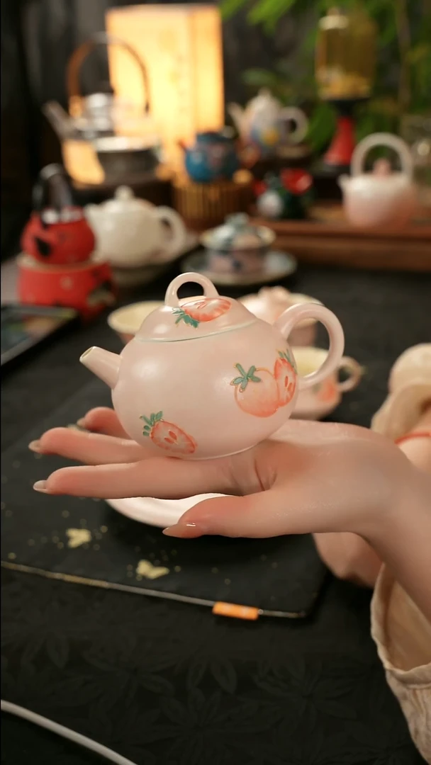 陶瓷茶具手绘草莓圆满壶
