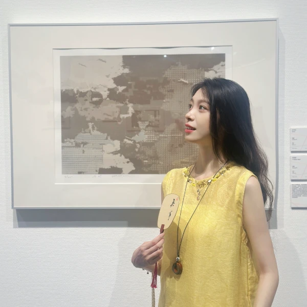 [深圳五老板]（炒色工艺）圆领钉珠后开桶无袖背心+短裤套装