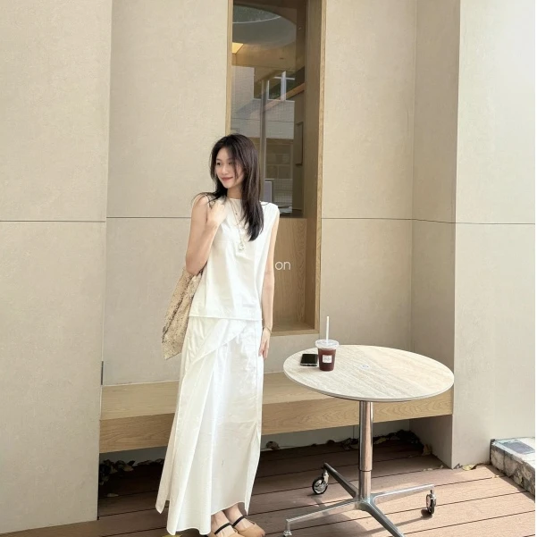 韩版极简风盐系女夏季新款无袖背心高腰半身裙两件套