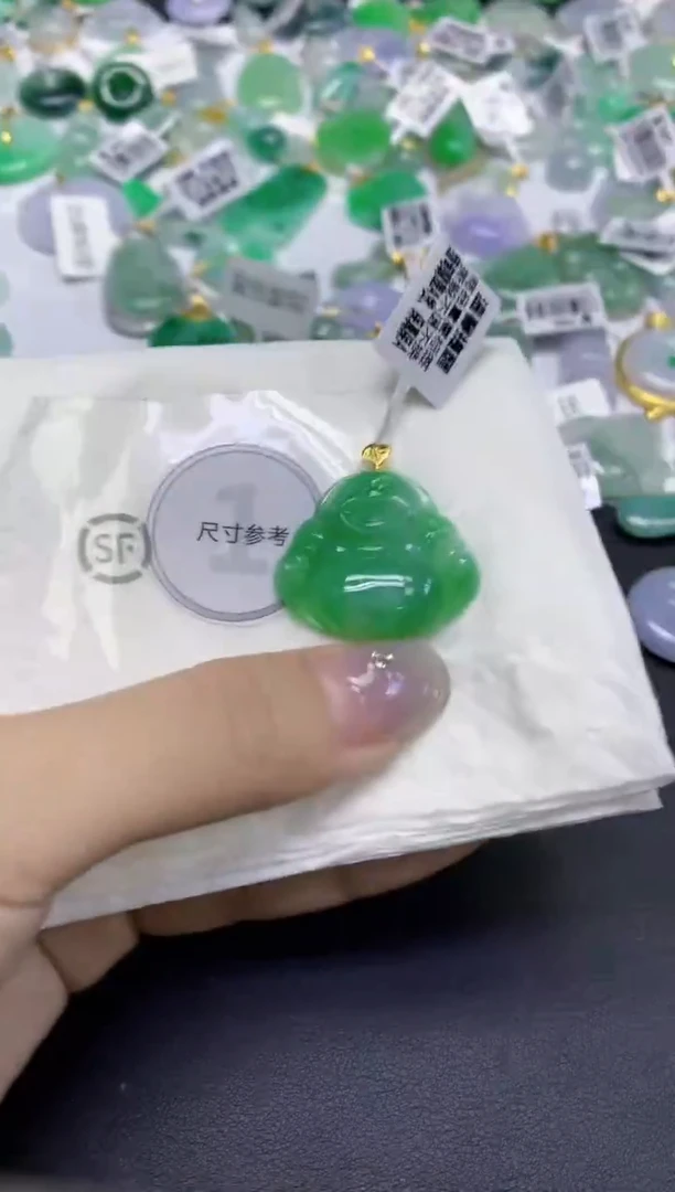 颈饰18K金镶嵌翡翠天然缅甸翡翠A货多样性发一件