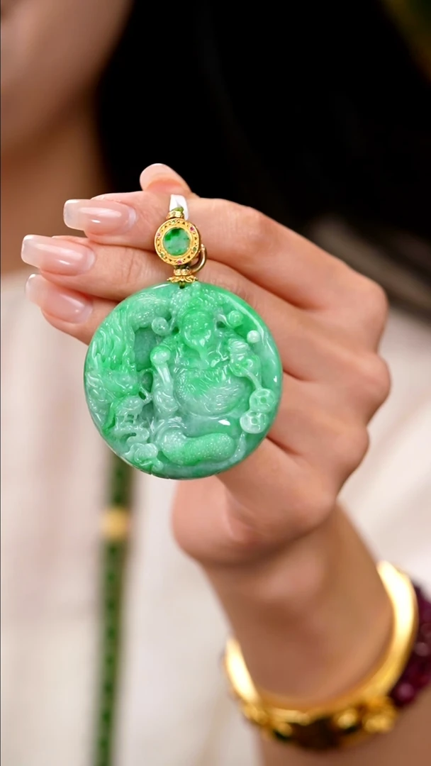 吊坠(赠链)未镶嵌翡翠吊坠46