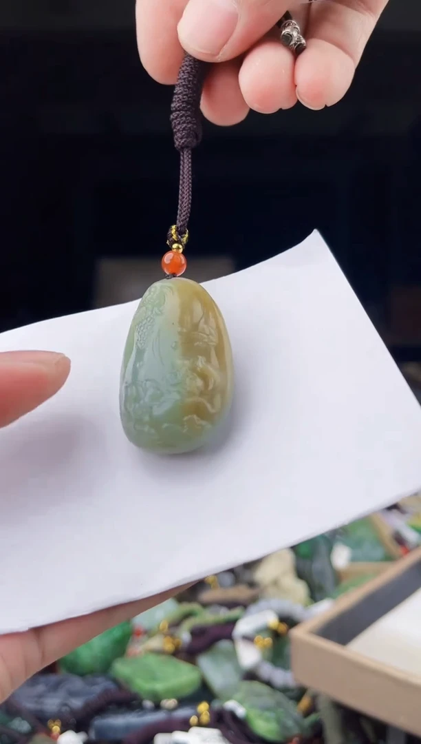 颈饰未镶嵌和田玉1