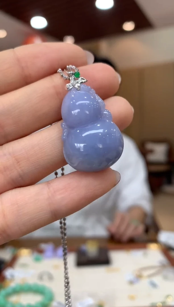 吊坠(不含链)18K金镶嵌翡翠葫芦
