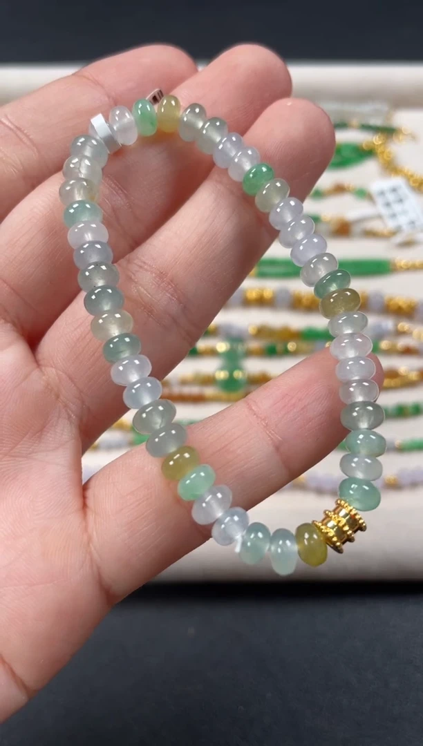 18K金镶嵌手串翡翠一条   P491