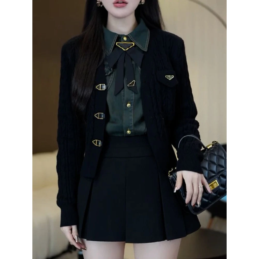 2024轻奢减龄活泼学院风针织套装秋季新爆款韩系上衣+短裙两件套