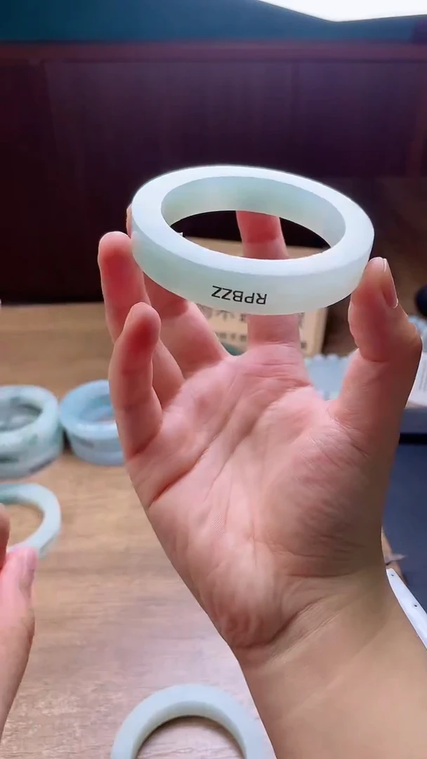 定制翡翠手镯未镶嵌u****3定制