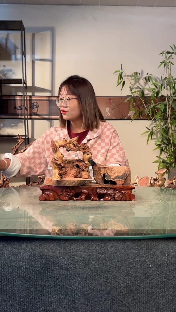 木贰****肆金丝红木E315