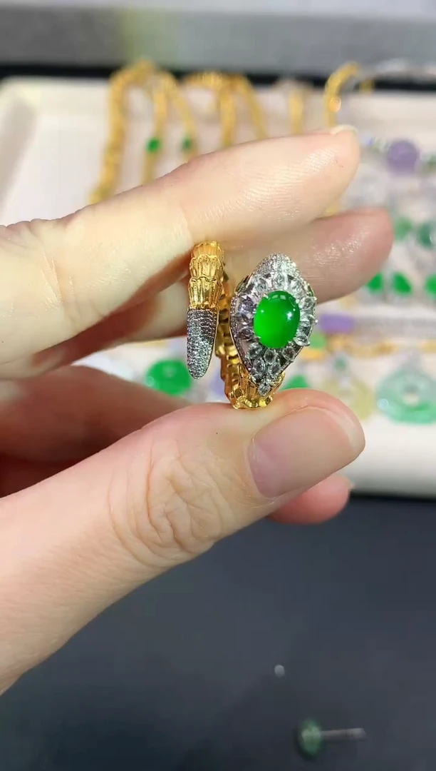 18K金镶嵌戒指翡翠可****8|16800