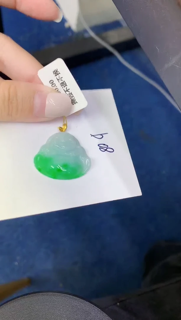颈饰18K金镶嵌翡翠缅甸天然翡翠A货