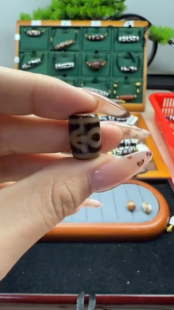 玛瑙/玉髓（覆膜）颈饰未镶嵌159.（微瑕）