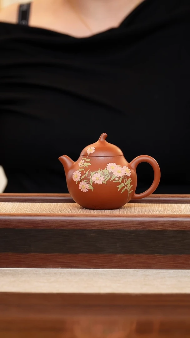 朱泥泥绘茄瓜150cc宜兴手工紫砂壶