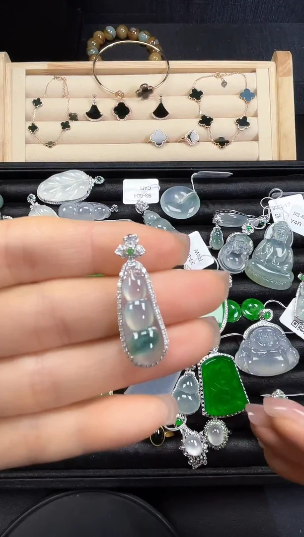 吊坠(不含链)未镶嵌翡翠久甜翡翠珠宝天然翡翠豆子