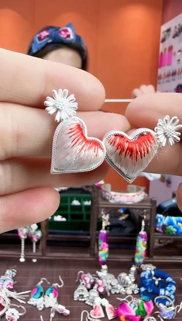 【闪购商品】织绣非遗手工刺绣耳钉