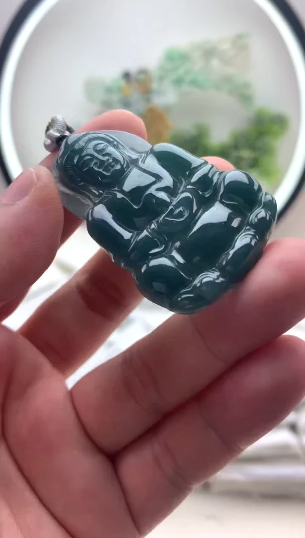 颈饰未镶嵌翡翠观音