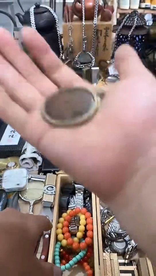 瓷片闪购商品 如图所示