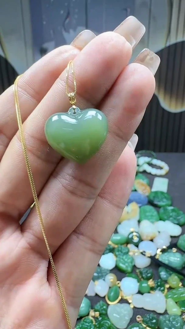 和田玉18K金镶嵌吊坠(不含链)1