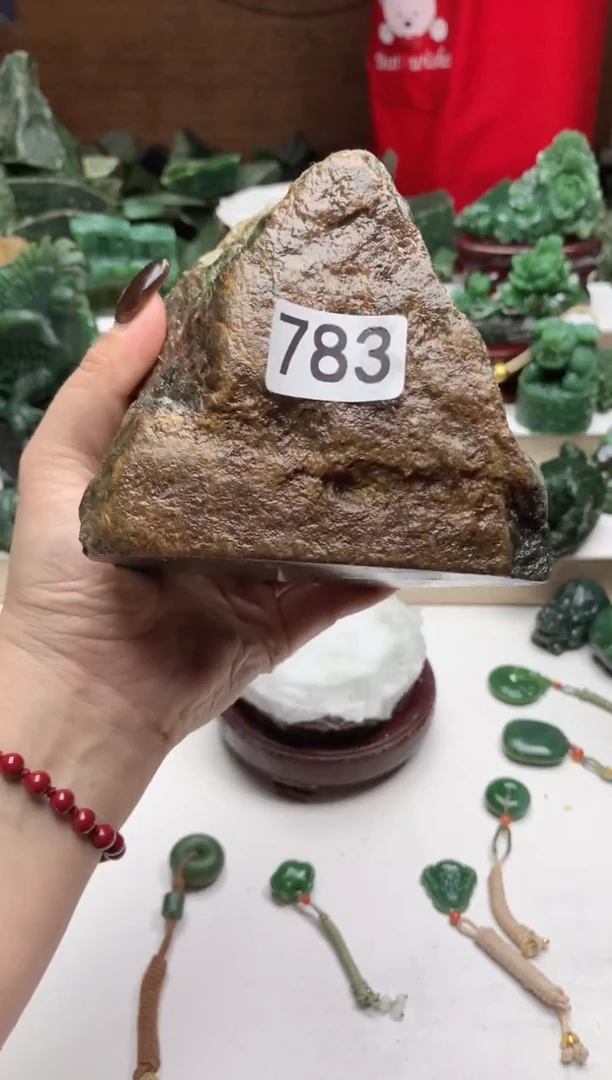 未镶嵌和田玉摆件1