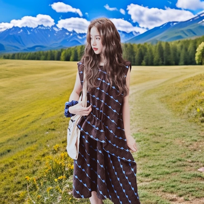 今年流行无袖连衣裙女2025年夏季爆款不规则绝美小个子流行裙子