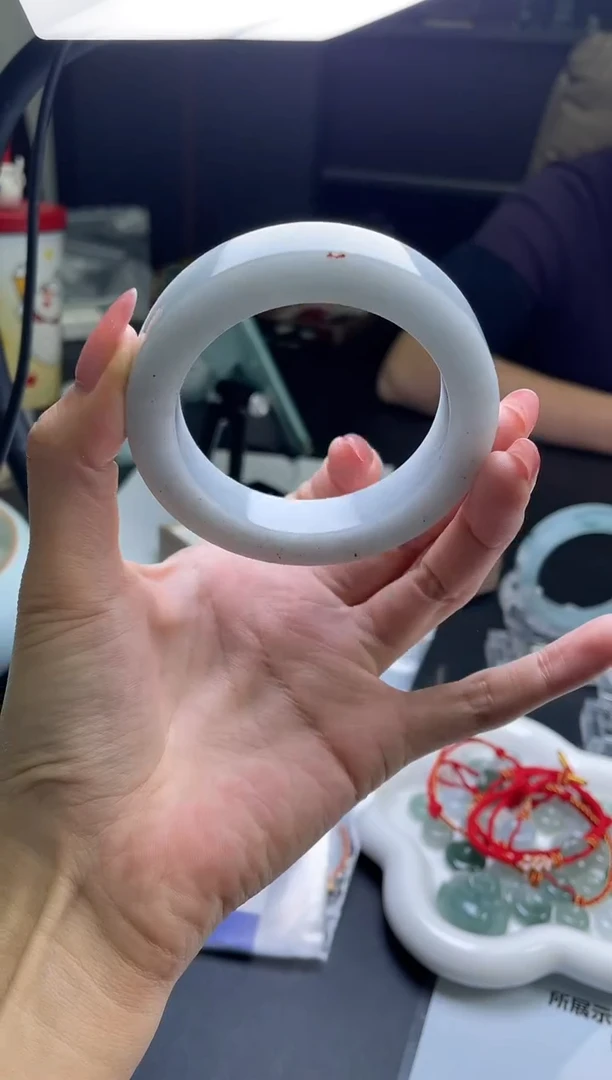 未镶嵌手镯定制翡翠手镯