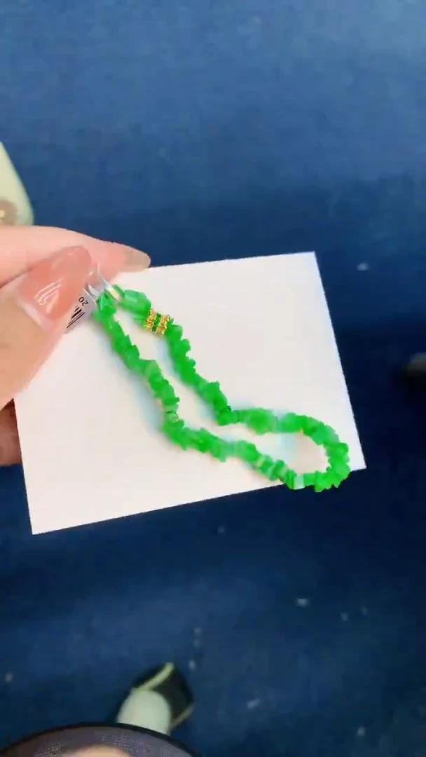 翡翠未镶嵌颈饰           1