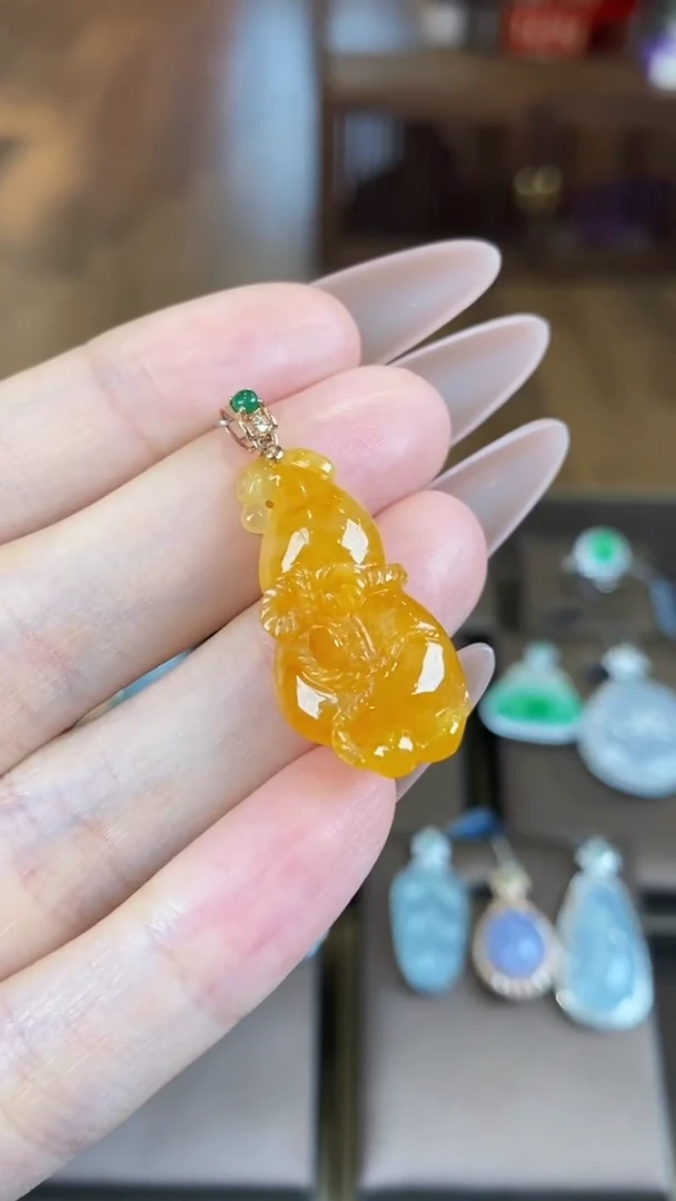 【闪购商品】翡翠吊坠(不含链)18K金镶嵌翡翠葫芦
