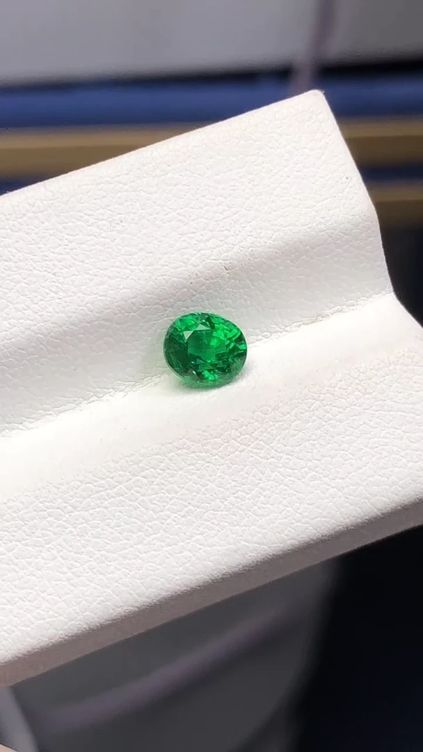 未镶嵌裸石石榴石（沙弗莱）1CT
