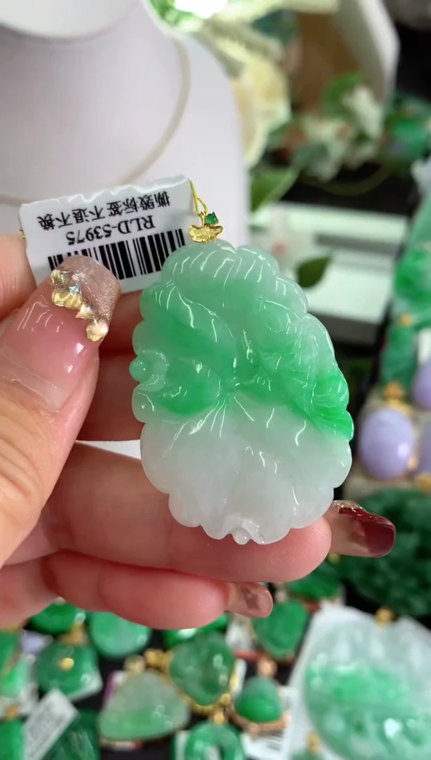 【闪购商品】翡翠吊坠(不含链)18K金镶嵌挂件