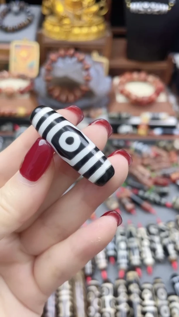 未镶嵌珠珠玛瑙/玉髓黑白三眼