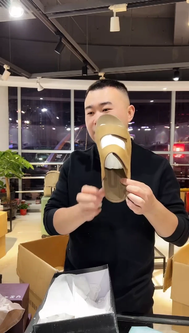 头层牛皮韩爵绅士包包皮具928/43码
