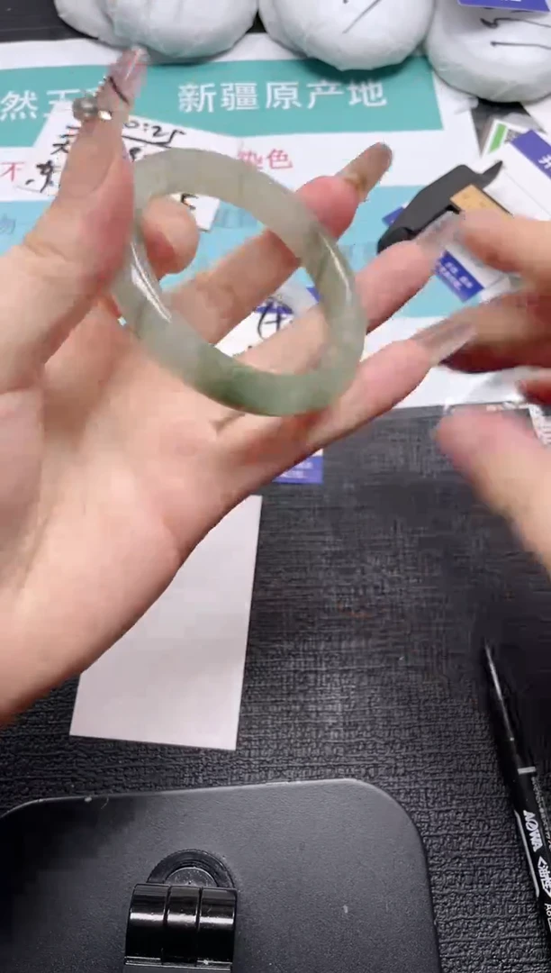 未镶嵌手镯石英质玉152-54