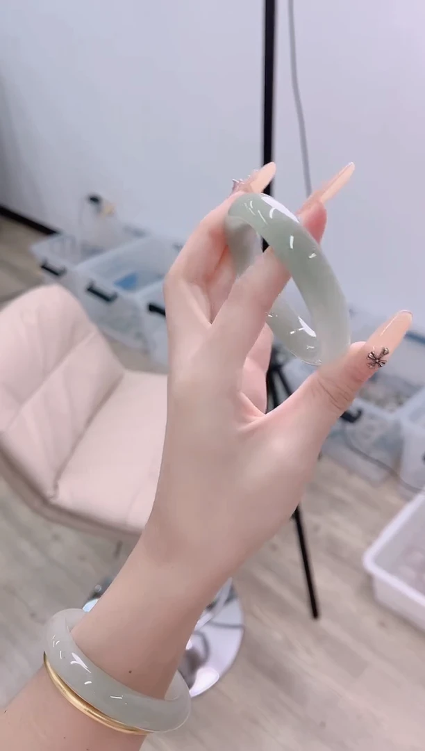 未镶嵌手镯石英质玉178-57D