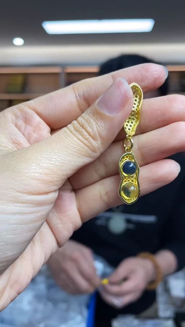【闪购商品】蓝珀裸石未镶嵌多样性发一件