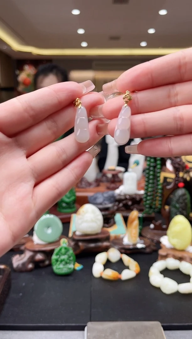 颈饰未镶嵌和田玉8石