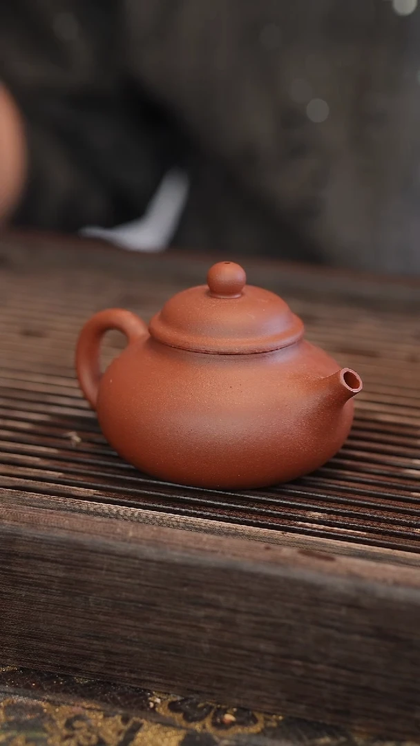 茶壶紫砂容天 北红赤铁 半手工 150cc