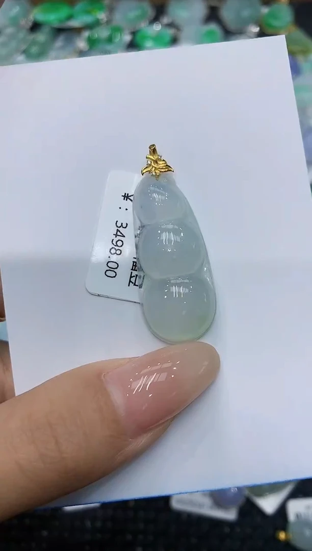 翡翠18K金镶嵌颈饰111111111111
