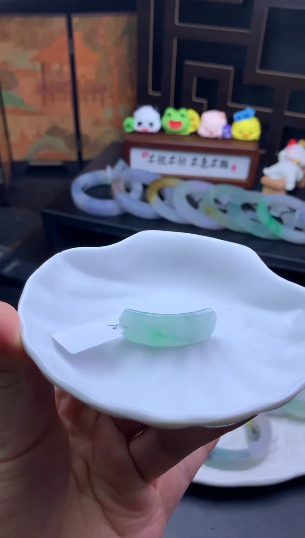 颈饰未镶嵌翡翠简***活手牌