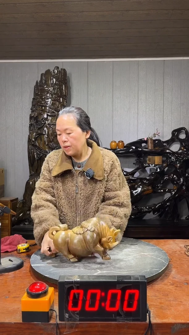 金丝楠8****0新料斗牛摆件