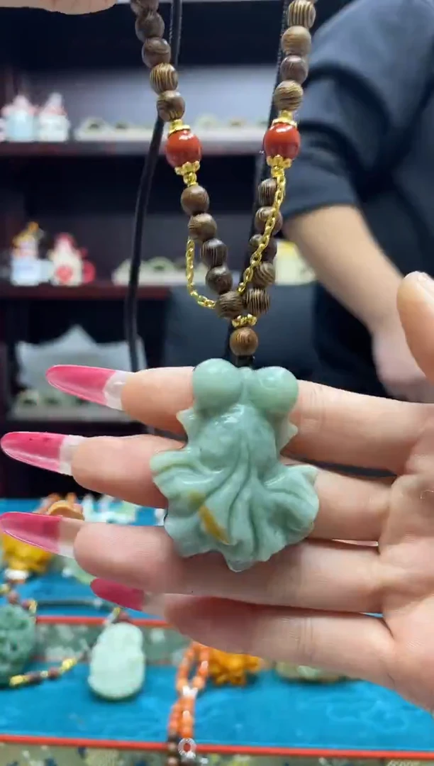 未镶嵌岫玉吊坠·