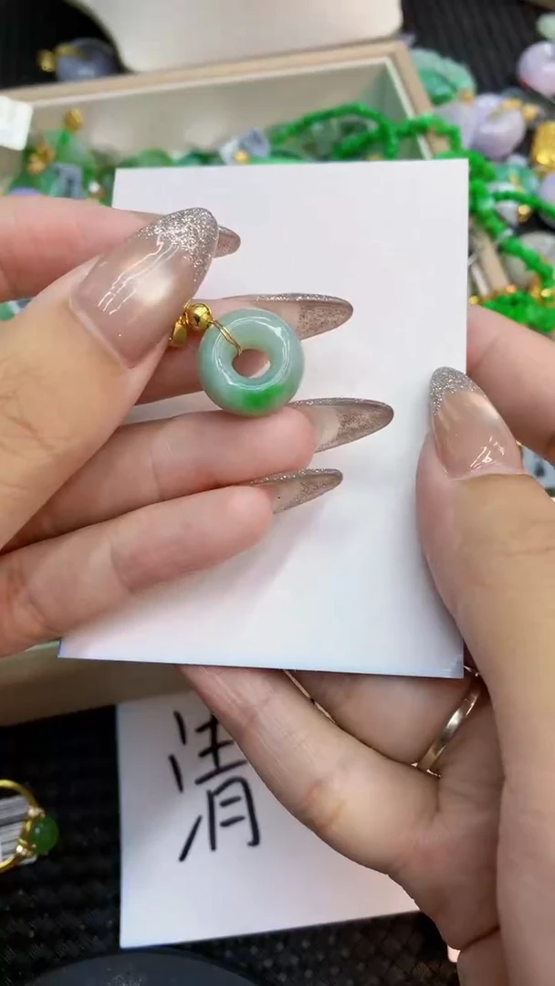 颈饰未镶嵌翡翠1