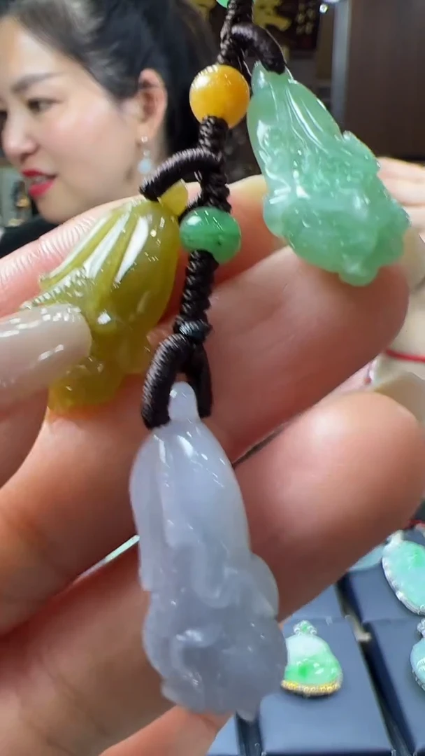 【闪购商品】翡翠挂件未镶嵌白菜包挂