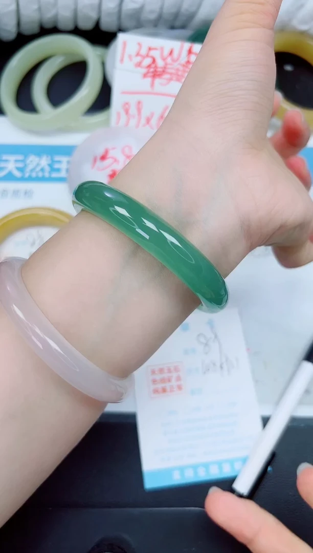 石英质玉手镯未镶嵌89-60.8