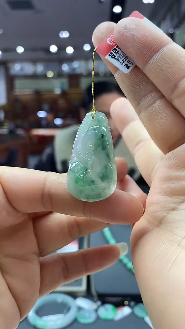 颈饰未镶嵌翡翠如意