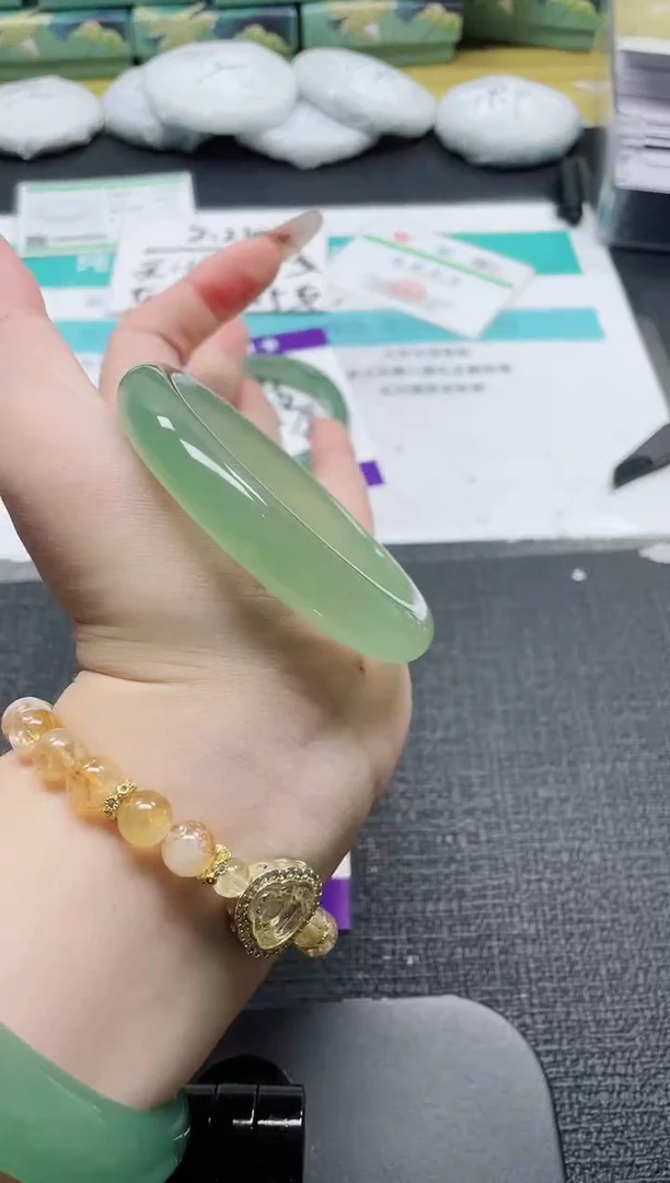 未镶嵌手镯石英质玉305-58