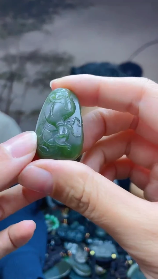 颈饰未镶嵌和田玉1