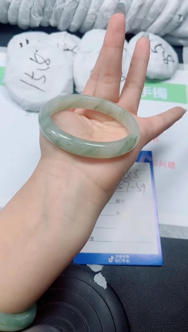 石英质玉手镯未镶嵌134-圈口：58.8