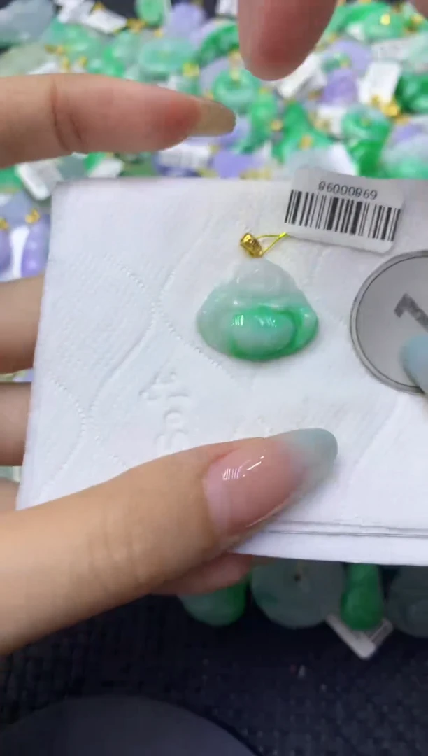 颈饰未镶嵌翡翠天然缅甸翡翠A货