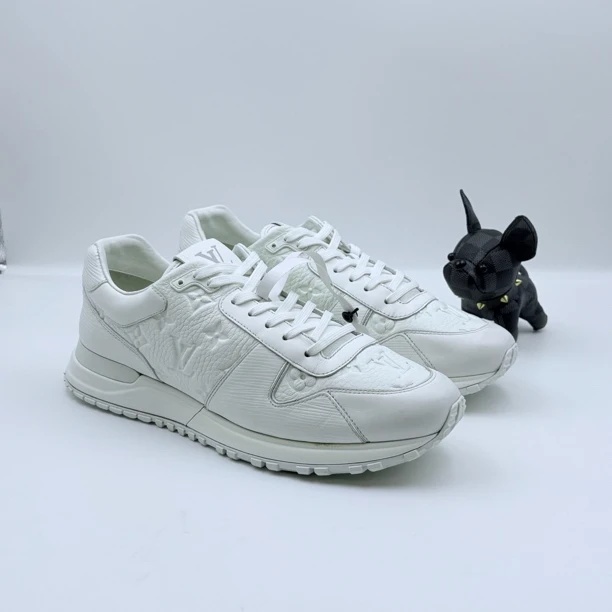 99新 LouisVuitton/路易威登 白色压花满印运动鞋 41.5码