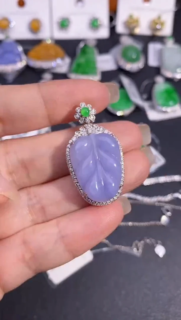 【闪购商品】翡翠吊坠(不含链)18K金镶嵌吊坠