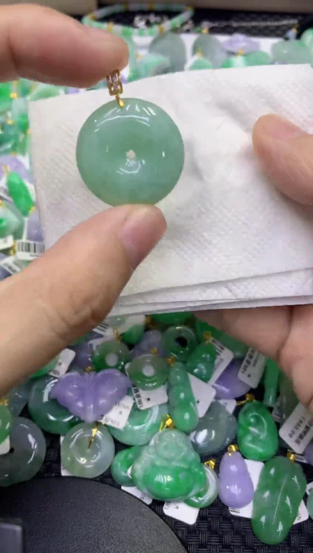 颈饰未镶嵌翡翠天然缅甸A货翡翠